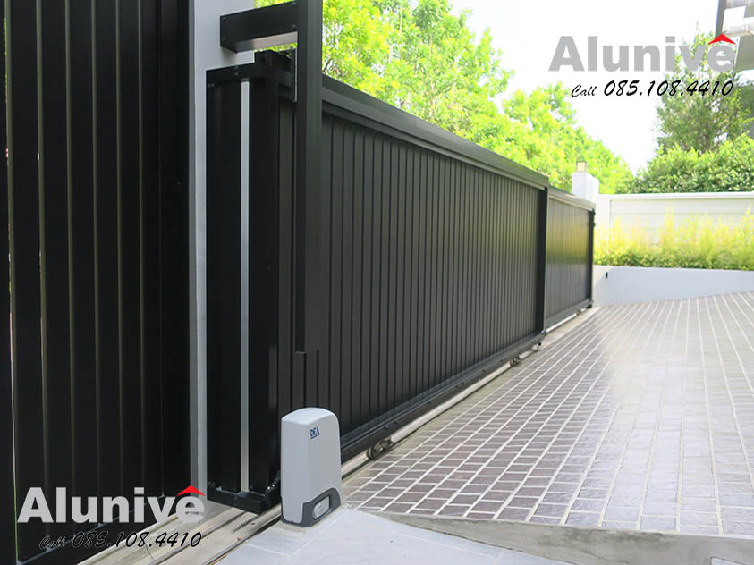 Double Run Aluminium Sliding Gate @The Marq Pinklow-Sai2