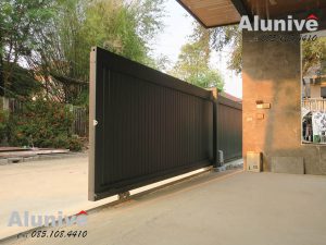 Extra Long Aluminium Sliding Gate @ กฤษดานคร พุธมณฑลสาย3